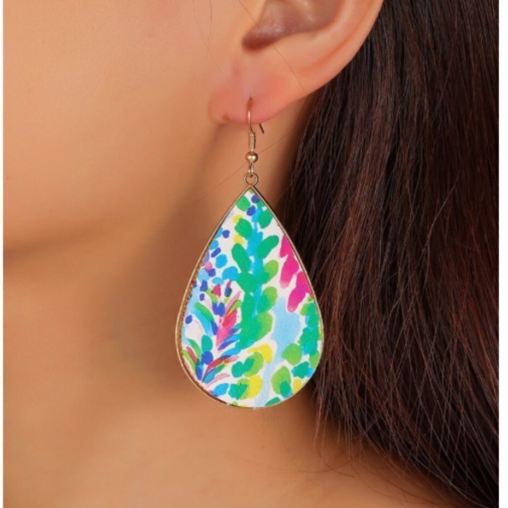 Lilly Pattern Drop Earrings - Picture 2 of 3
